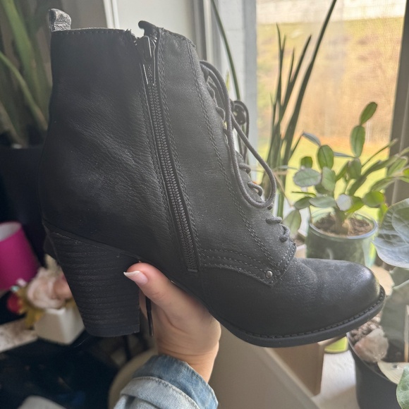 zip up heeled booties 🐈‍⬛🌙 - Picture 5 of 7